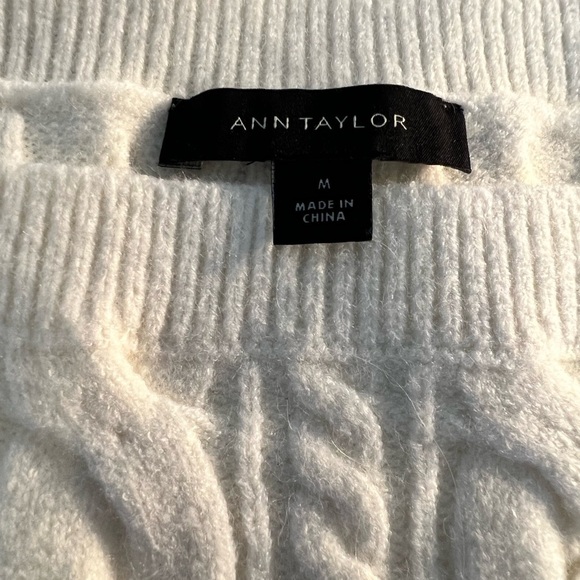 Elegant White Cable Knit sweater with Pearl accents. - Picture 3 of 4